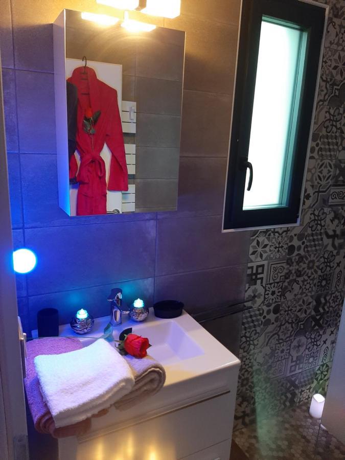 Un Sejour Romantique En Couple Avec Jacuzzi Prive Chromotherapie Jardin Maison Privee Ychoux ภายนอก รูปภาพ