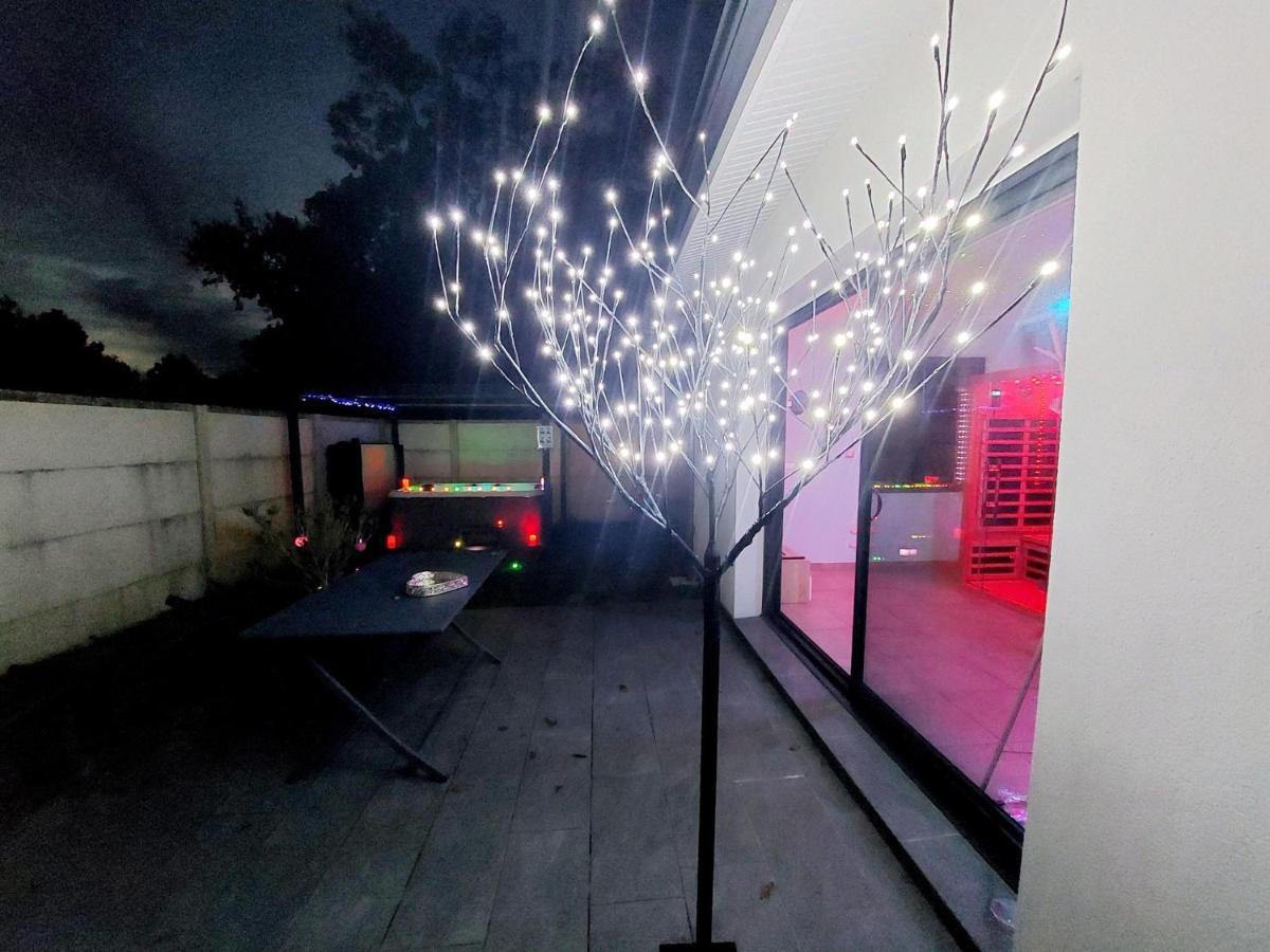 Un Sejour Romantique En Couple Avec Jacuzzi Prive Chromotherapie Jardin Maison Privee Ychoux ภายนอก รูปภาพ