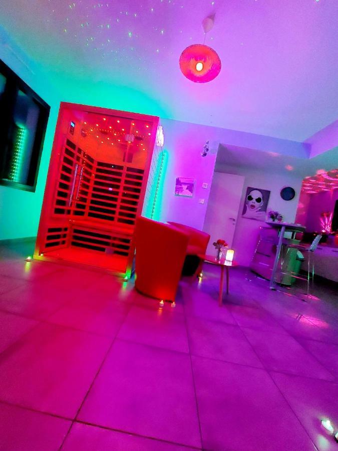 Un Sejour Romantique En Couple Avec Jacuzzi Prive Chromotherapie Jardin Maison Privee Ychoux ภายนอก รูปภาพ