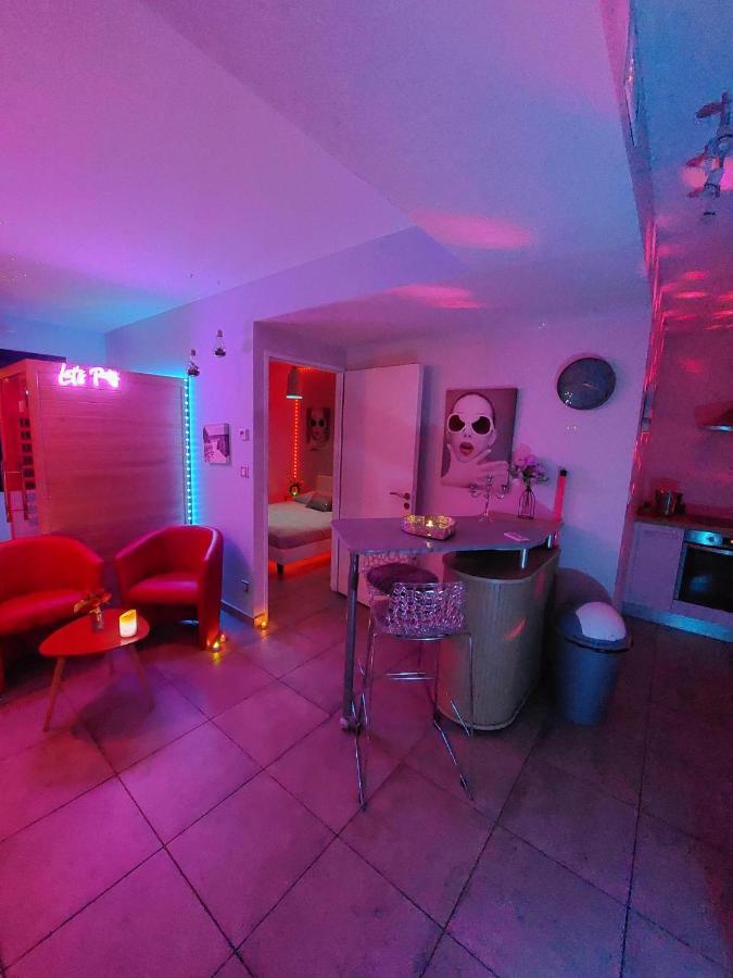 Un Sejour Romantique En Couple Avec Jacuzzi Prive Chromotherapie Jardin Maison Privee Ychoux ภายนอก รูปภาพ
